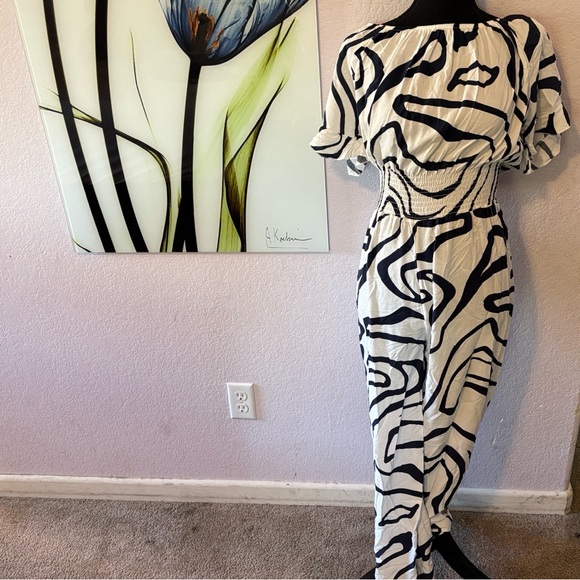 Pants - Must bundle Women’s Jumpsuit size medium